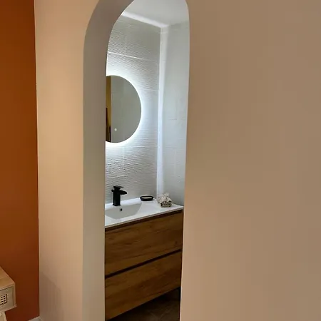 Balneotherapie Avec Exterieur Apartment Montreuil (Seine-Saint-Denis)